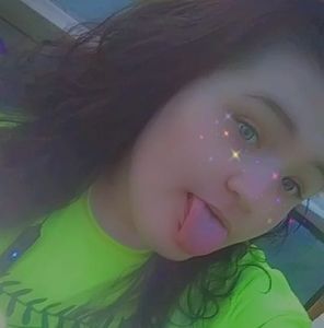 Meet your Posher, Taya